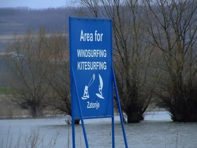 Limes بيت للعطل Zatonje